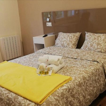Residencia Compostela 2 Bed & Breakfast Santiago de Compostela Exterior foto